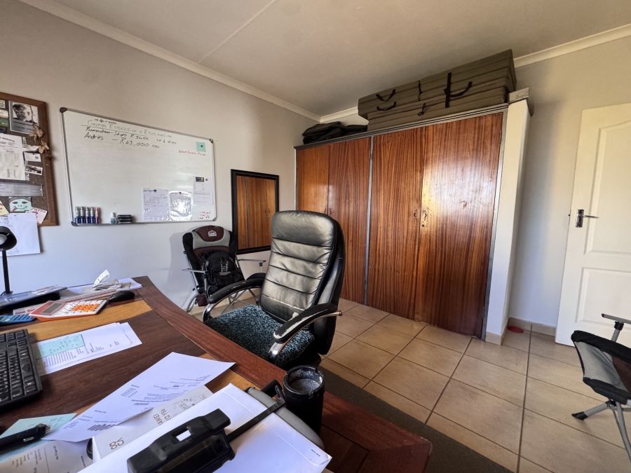 8 Bedroom Property for Sale in Meiringspark North West